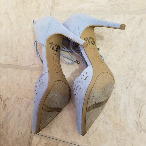 Heels - Picture 4 of 4